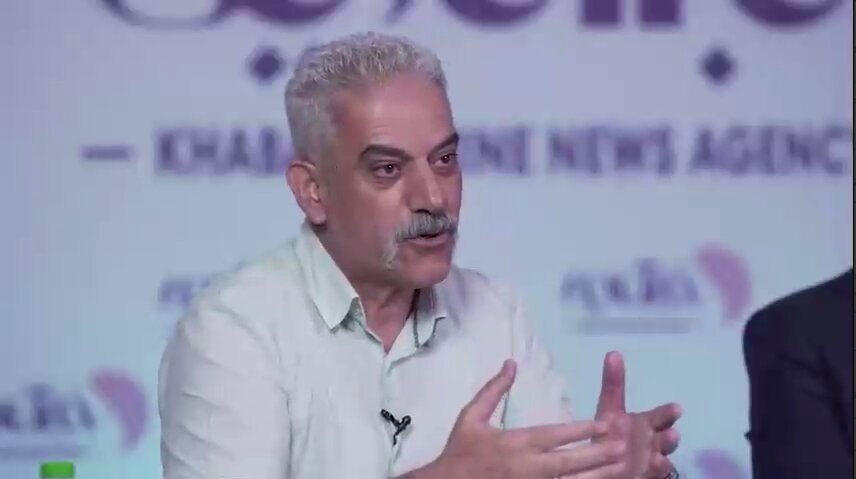 شاه در جنگ روایتها از مصدق شکست خورد و همین یکی از علل سقوط رژیم پهلوی شد شاه در جنگ روایتها از مصدق شکست خورد و همین یکی از علل سقوط رژیم پهلوی شد