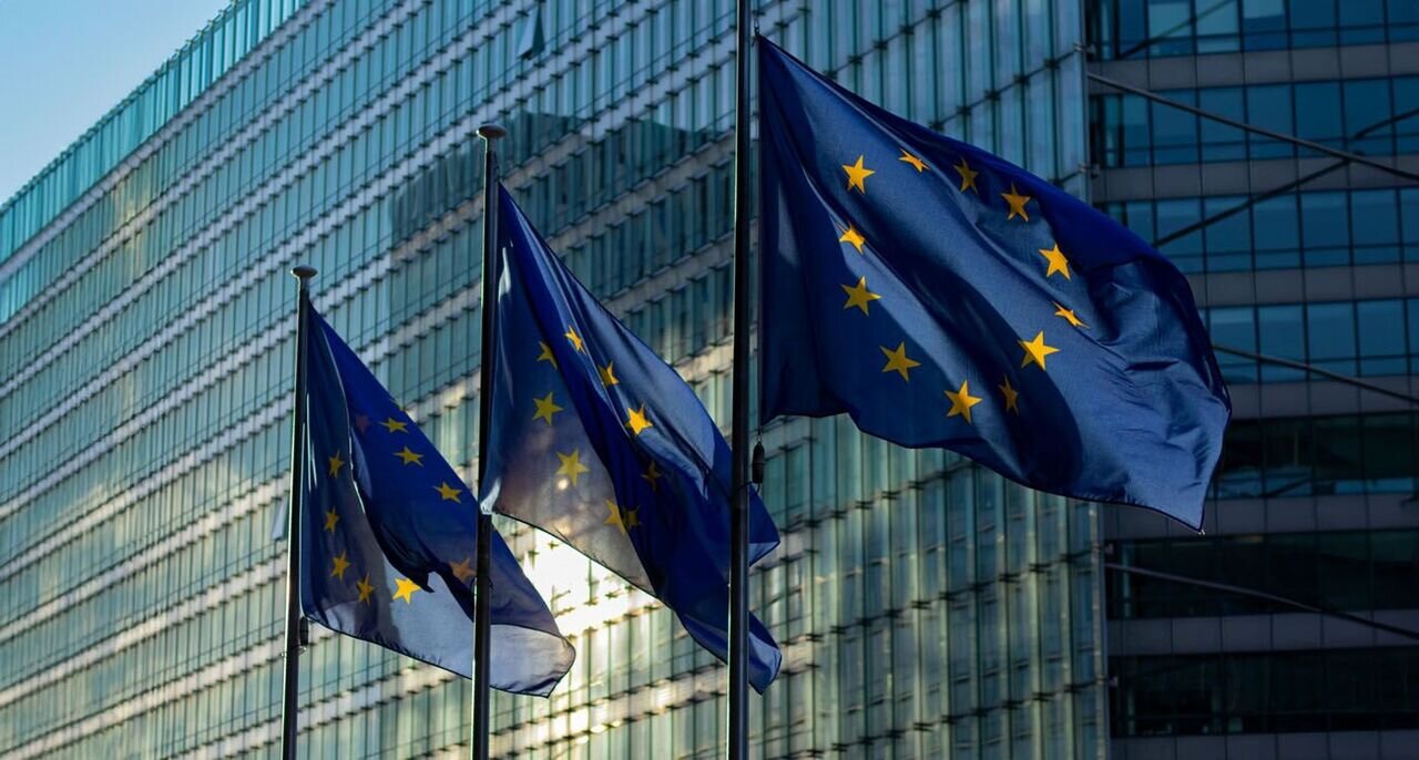 اتحادیه اروپا در اقدامی بی‌سابقه ۲۱۰ میلیارد یورو از دارایی‌های بانک مرکزی روسیه را مسدود کرد