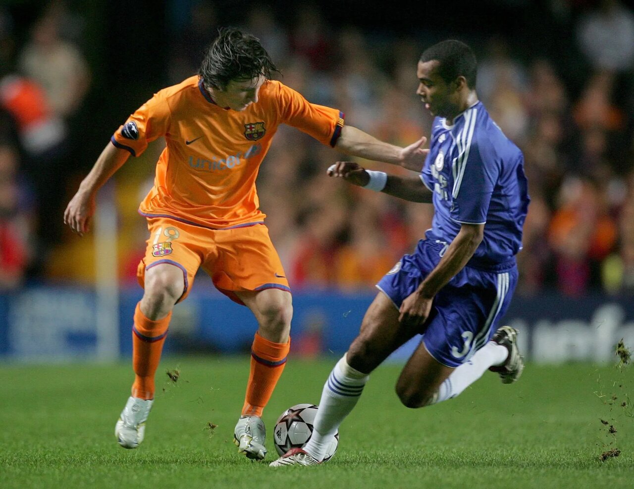 عکس | پیراهن خاطره‌انگیز مسی ۱۸۳ هزار پوند فروخته شد