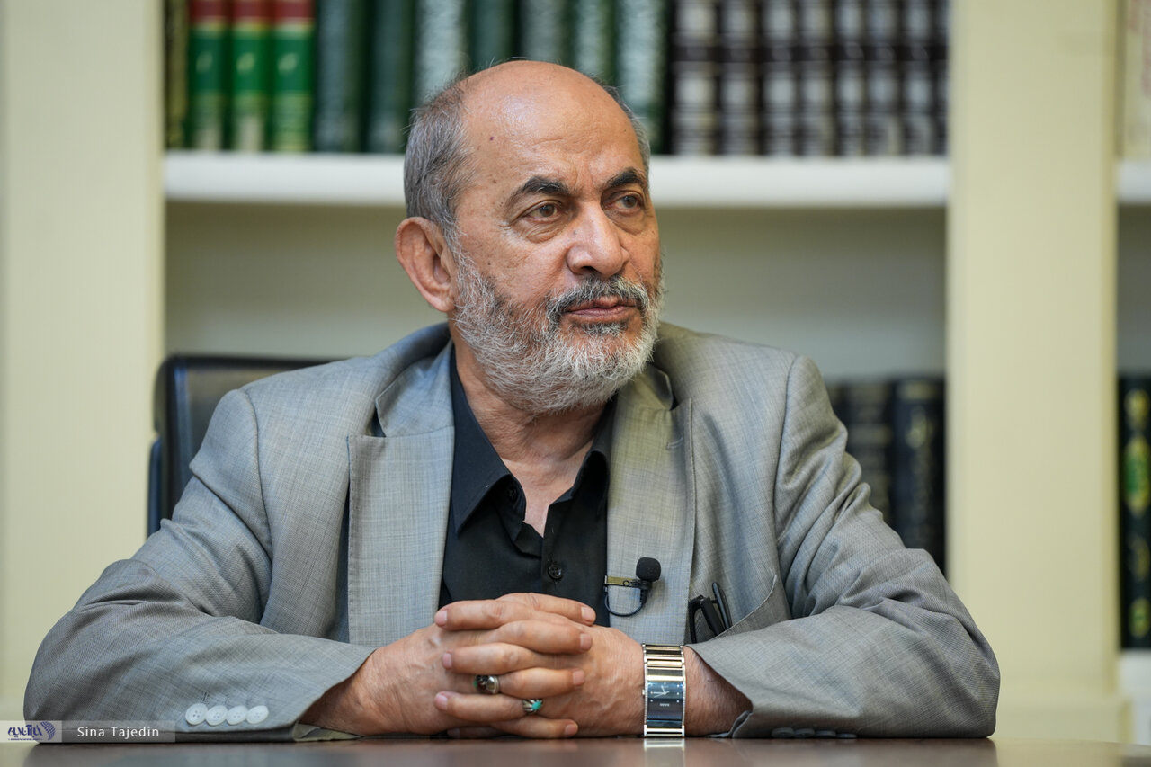 ببینید | رفیقدوست: هواپیمای جنگی هم ساخته‌ایم که در حال تکثیر هستند
